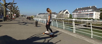 Faire du skate électrique à Carnac